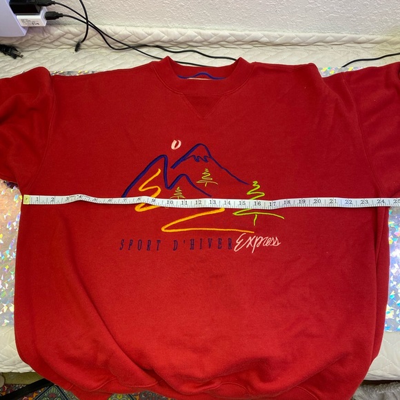 Vintage 90s Jeans By Express Sport D’Hiver Winter Embroidered XS Red Sweatshirt - Picture 8 of 15